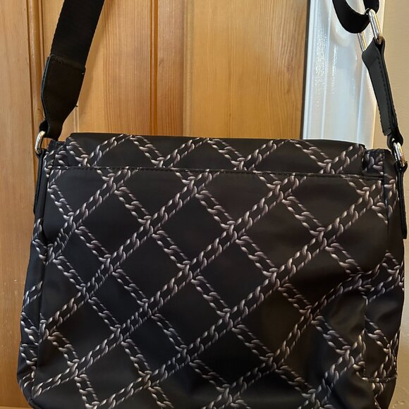 Karl Lagerfeld Crossbody Bag w/adjustable strap - Picture 3 of 3